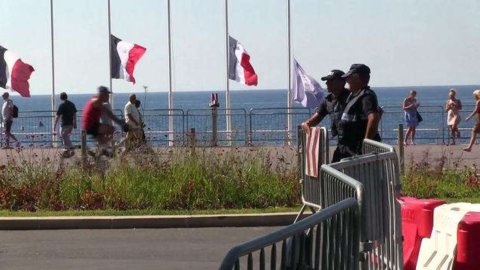 Nizza un mese dopo, Ferragosto non è più come prima