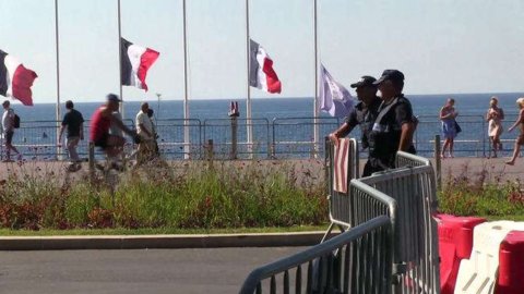 Nice o lună mai târziu, jumătatea lunii august nu mai este la fel