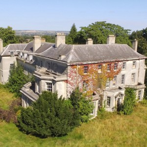 Inghilterra, villaggio dello Yorkshire in vendita a 20 milioni: arriva un’offerta