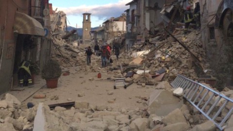地震，阿马特里切：新的冲击和崩溃