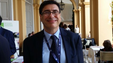 Aghion (Lse): “Renzi berada di jalur yang benar. Macron pria masa depan Prancis”