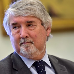 Poletti: mozione di sfiducia al Senato