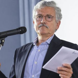 公投，D'Alema 和 Giachetti 之间的火花