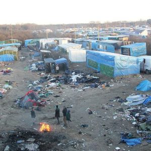 Migranti: a Calais il muro inglese