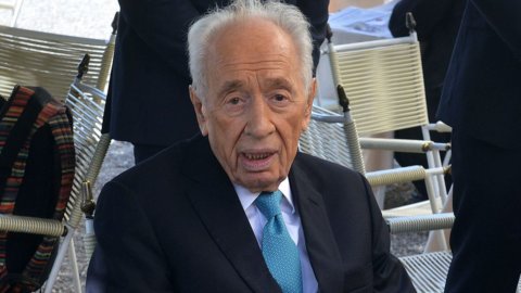 Shimon Peres hit by stroke: always serious