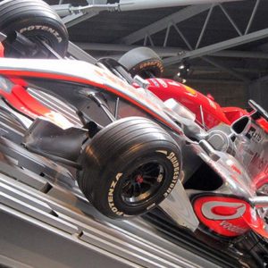 Apple vuole comprare la McLaren