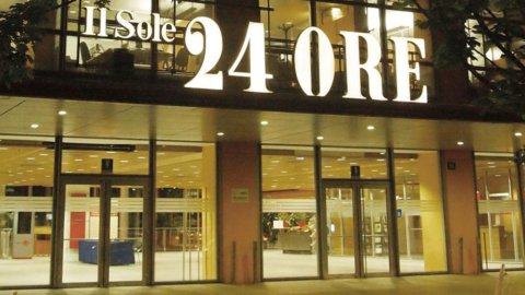 Sole 24 Ore: Napoletano si autosospende, oggi il cda