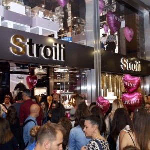 Stroili Oro がフランスの Thom に渡される: EU からの青信号