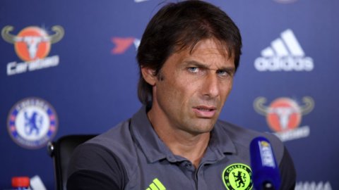 Arsenal beffa Chelsea di Conte ai rigori