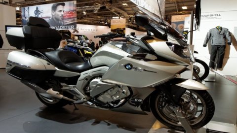 Vodafone と BMW が初のコネクテッド バイクを発売