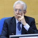 Dazi, Mario Monti: “Per la Ue la partita è persa: ci voleva più coraggio. No ai sussidi alle imprese con i fondi Pnrr”