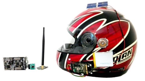Moto: Shelmet, il casco intelligente che segnala i pericoli