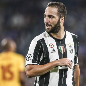 Juve em Bolonha para responder ao desafio de Nápoles e Roma