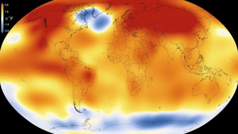 Grave alarme de CO2: contra o aquecimento global, transporte e aquecimento na mira