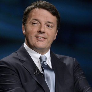 Pd, Renzi：“从 Mattarellum 重新开始”