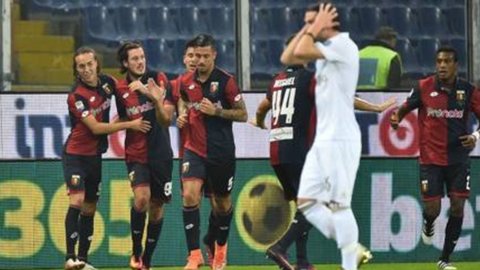Milan Cenova'ya düşüyor: Cenova için 3-0 bitti