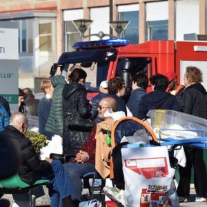 Terremoto, Renzi: “Container entro Natale, poi casette” – TUTTI I VIDEO