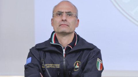 Protezione Civile, Curcio lascia