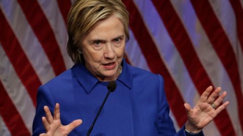 Hillary irreconocible tras derrota – VIDEO