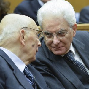 政府，Mattarella 专注于 Renzi bis