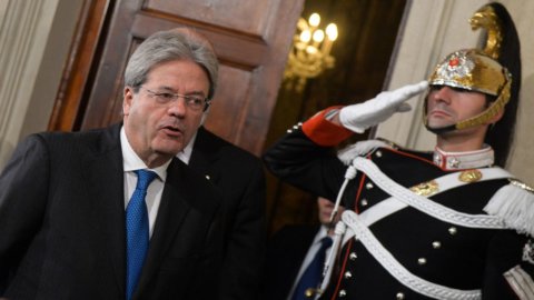 Gentiloni at 17,30 at the Quirinale with the list. Alfano towards Esteri, Padoan remains