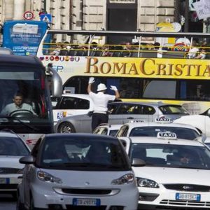 Roma: smog, continua il blocco del traffico