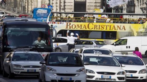 Rome: smog, traffic blockade continues