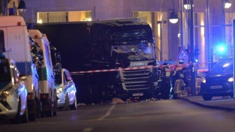 Massaker in Berlin: Ein italienisches Mädchen wird vermisst (VIDEO)