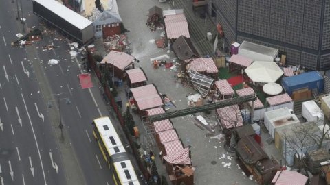 Masacre de Berlín, bombardeo y 4 arrestos