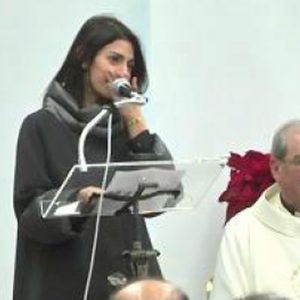 Roma, Raggi llorando en misa de Navidad