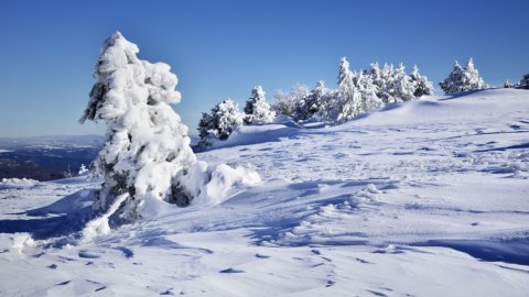 Meteo, neve e pioggia fino a martedì