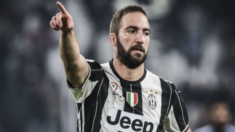 Meister: Juve zieht Barcelona