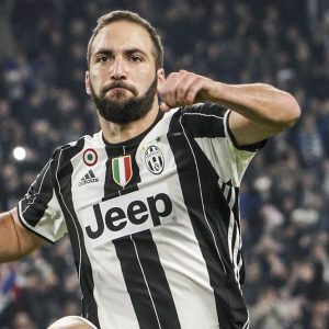 La Juve extiende al Milan y se une al Napoli