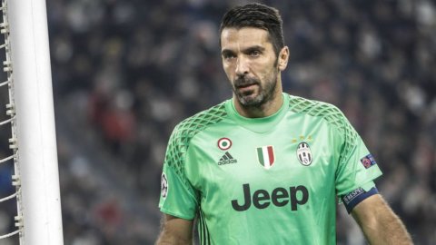 Fifa: Ronaldo nr.1, cel mai bun portar Buffon