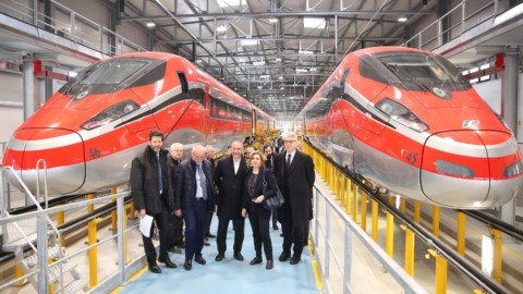 Trenitalia e Hitachi presentano il treno “Rock”