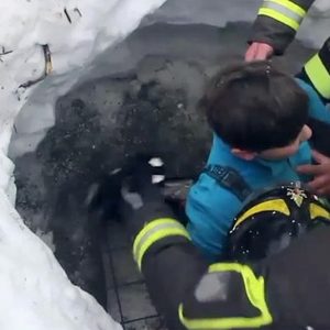 Avalanșă Rigopiano: 10 salvari, mai sunt 20