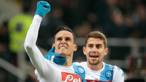 Calcio, il Napoli stende il Milan e l’Inter cerca la sesta vittoria (VIDEO)