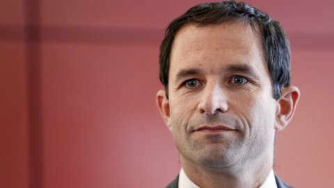 Franța: Hamon îl învinge pe Valls, va candida pentru Elysée