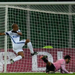 Inter toma Palermo e ultrapassa Milan