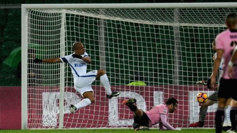 Inter toma Palermo y supera a Milan