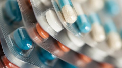 Устойчивость к антибиотикам, Парламент: оснащение больниц