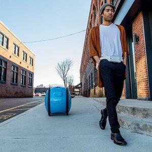 Piaggio lance le robot valise qui suit son propriétaire (VIDEO)