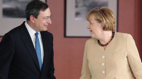 Piețele se uită la summit-ul Merkel-Draghi