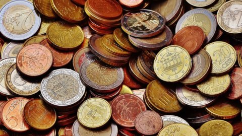 Euro, le monete da 1 e 2 cent restano