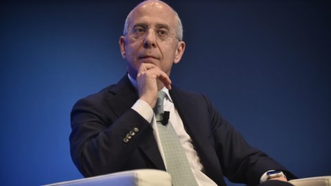 Enel, Starace: utile 2016 a 3,2 miliardi e più dividendi con la svolta verde