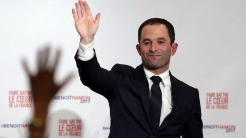 Francia, salta l’accordo a sinistra fra Hamon e Melenchon