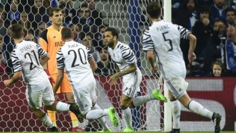 Champions League, Juve dominiert Porto (0:2)