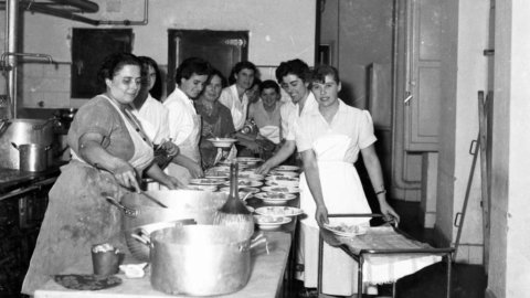 8 Mart: "Kadın ve Çalışma" fotoğraf sergisi