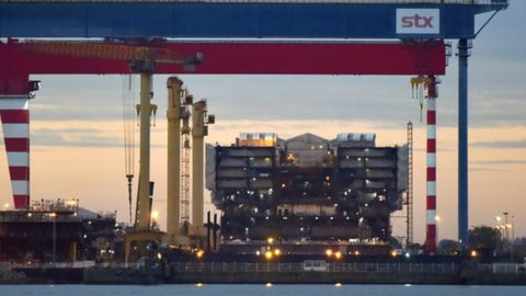 Saint Nazaire, Macron si impunta: rivedere accordi con Fincantieri