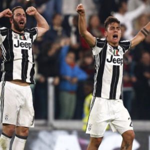 Juve mengalahkan Milan di menit ke-95 melalui penalti dan Scudetto semakin dekat